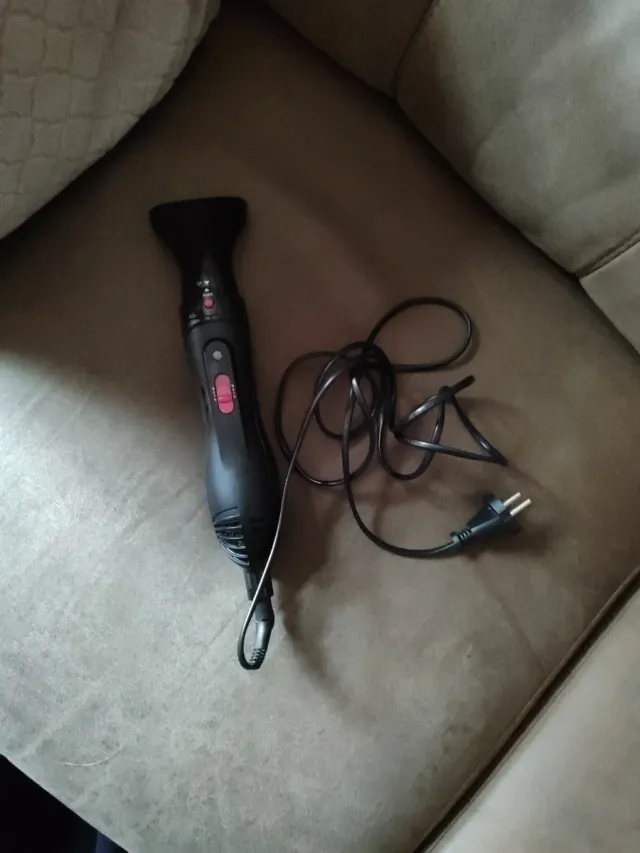 Secador de pelo Rowenta negro