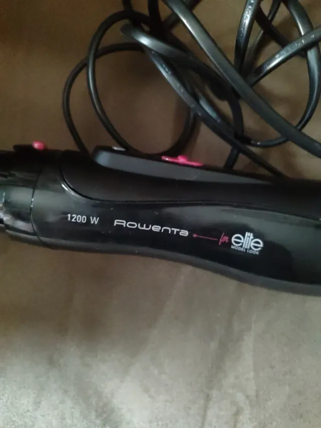 Secador de pelo Rowenta negro