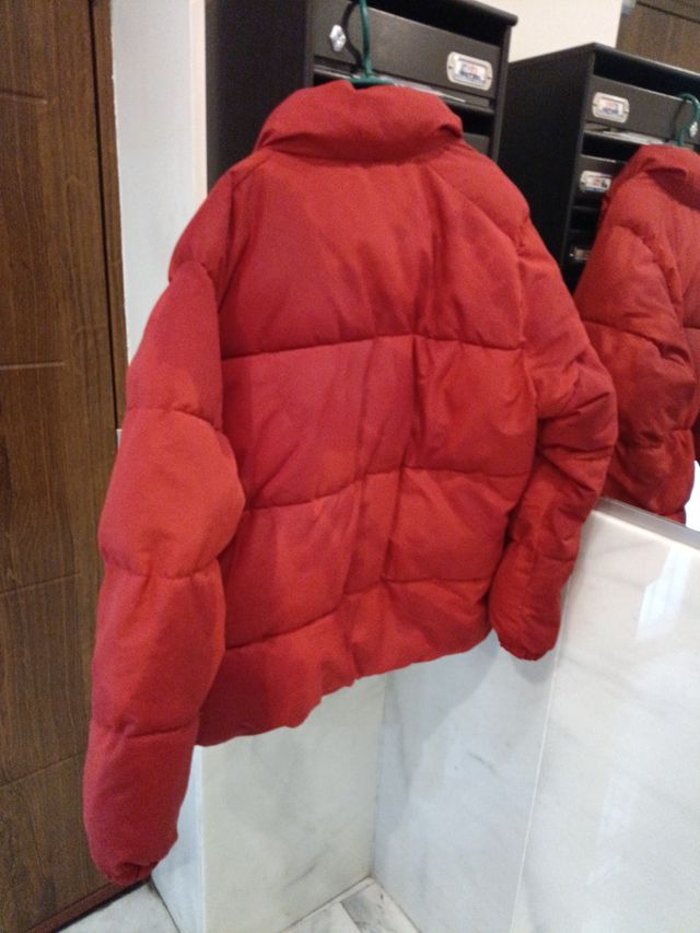 Chaqueta Pull&Bear roja acolchada