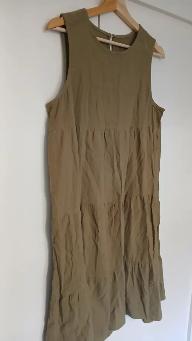 Vestido de verano verde oliva