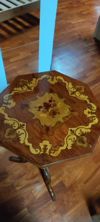 Tavolino porta gioielli in legno