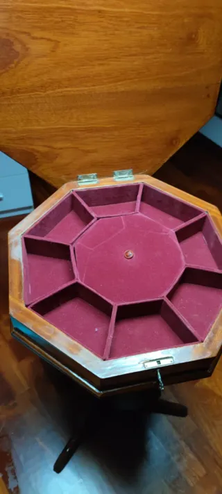 Tavolino porta gioielli in legno