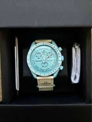 Omega Speedmaster Moonwatch Azul Beige