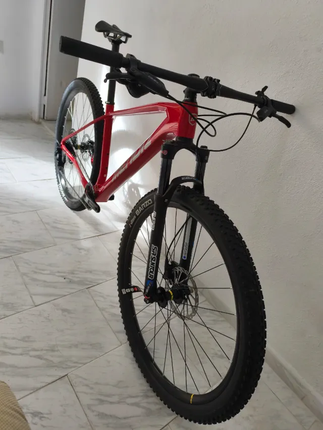 Mendiz X21 Carbono Talla M 2025 !!OPORTUNIDAD!!