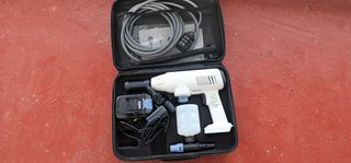 Hidrolimpiadora a batería con accesorios