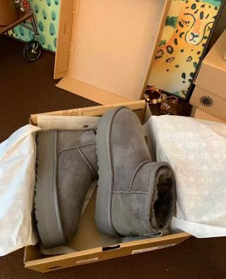 Botas UGG Classic Ultra Mini Grises