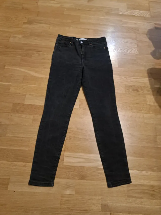 Pantalón vaquero negro