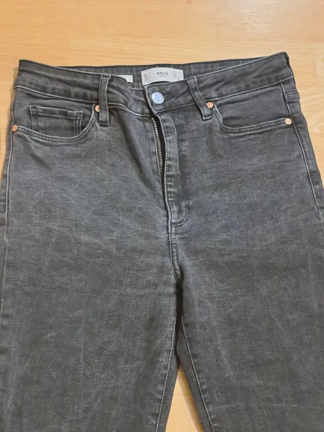 Pantalón vaquero negro