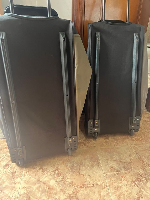 Bolsos de viaje nuevos! use uno uno y fue una vez,