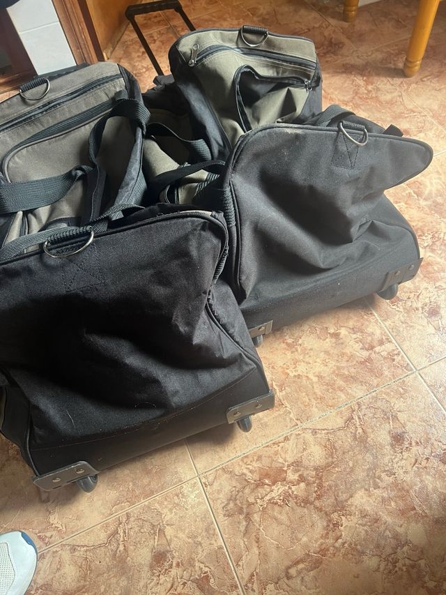 Bolsos de viaje nuevos! use uno uno y fue una vez,