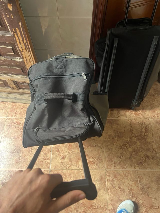 Bolsos de viaje nuevos! use uno uno y fue una vez,