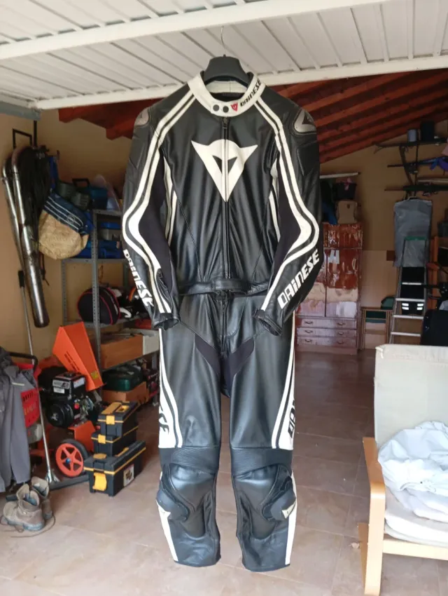 Mono de cuero Dainese Talla 54