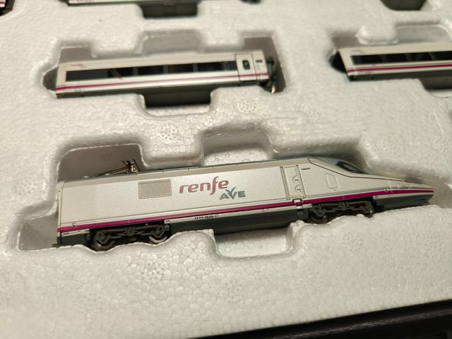 Ave serie 102 "pato" Renfe Operadora Startrain N