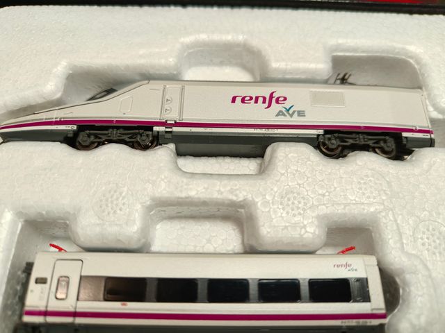 Ave serie 102 "pato" Renfe Operadora Startrain N