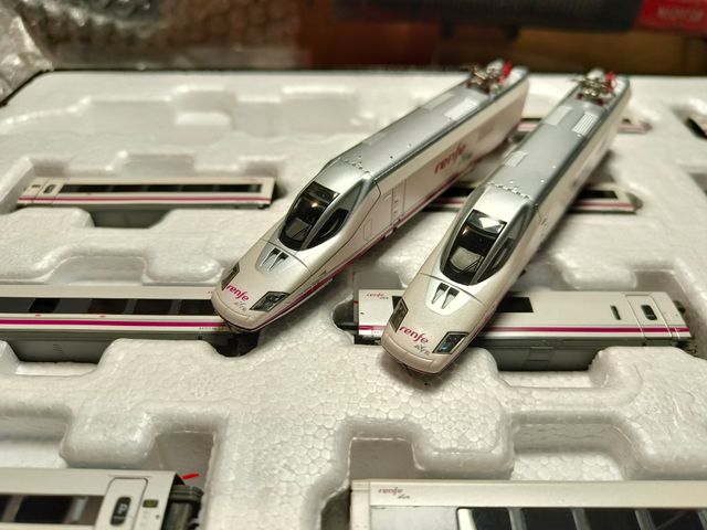 Ave serie 102 "pato" Renfe Operadora Startrain N