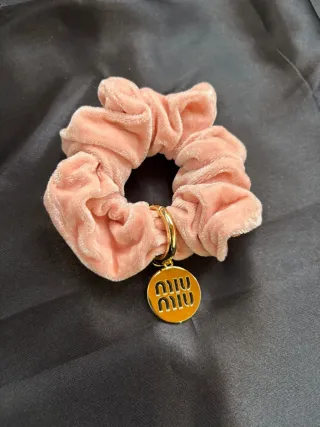 Elastico Miu Miu Velluto Rosa con Charm Oro