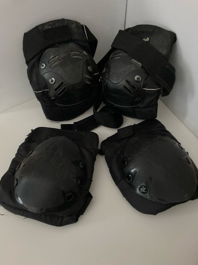 Patines en línea negros y grises