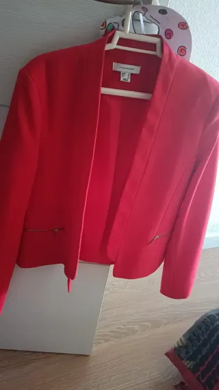 Americana roja Stradivarius Talla 40