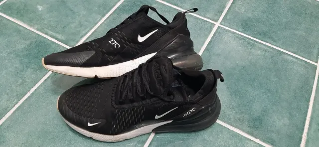 Nike Air 270 Originali colore nero