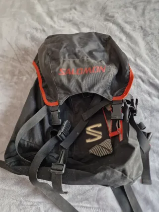 Mochila Salomon Negra y Roja