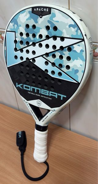 Pala de pádel Kombat Apache 18k