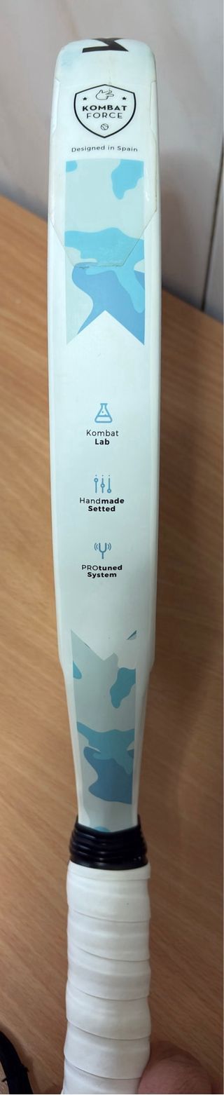 Pala de pádel Kombat Apache 18k