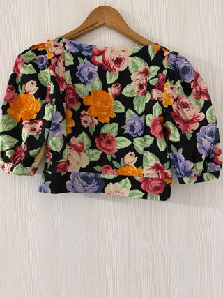 Top flores Zara cremallera lateral