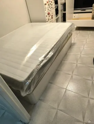 Divano pieghevole e materasso in memory foam 135x190