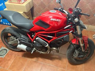 Ducati Monster 797 Roja