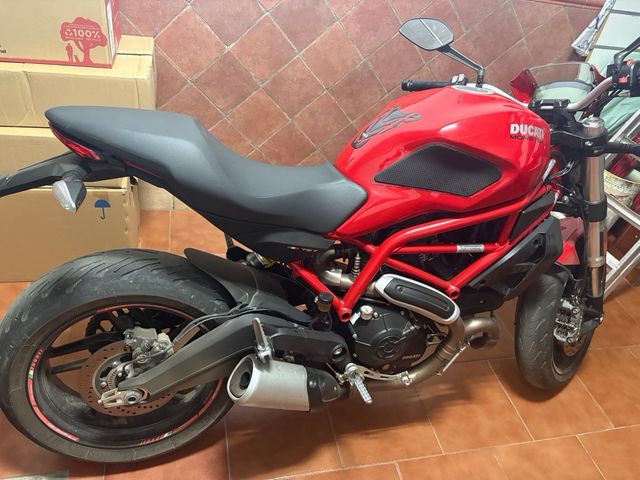 Ducati Monster 797 Roja