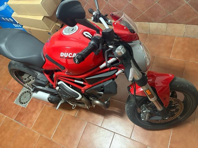 Ducati Monster 797 Roja