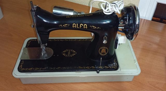 Máquina de coser Alfa Automática