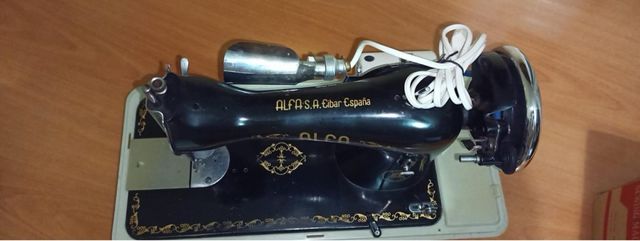 Máquina de coser Alfa Automática
