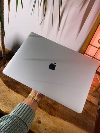 MacBook Pro 16” 2019 i9 Plata
