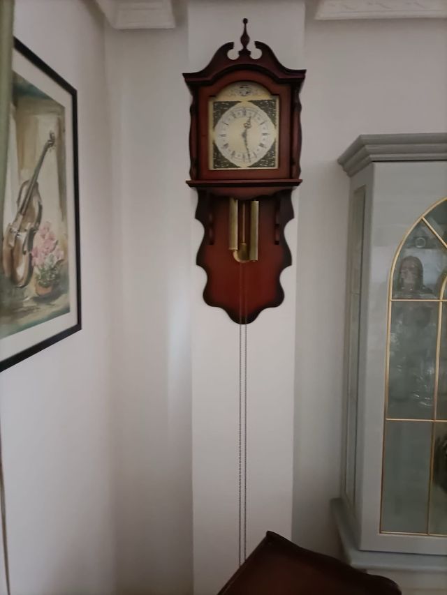 Reloj de pared clásico