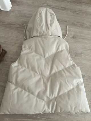 Chaleco polar y chaleco acolchado