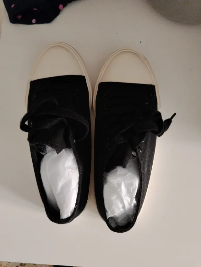 Zapatillas Zara niño talla 33