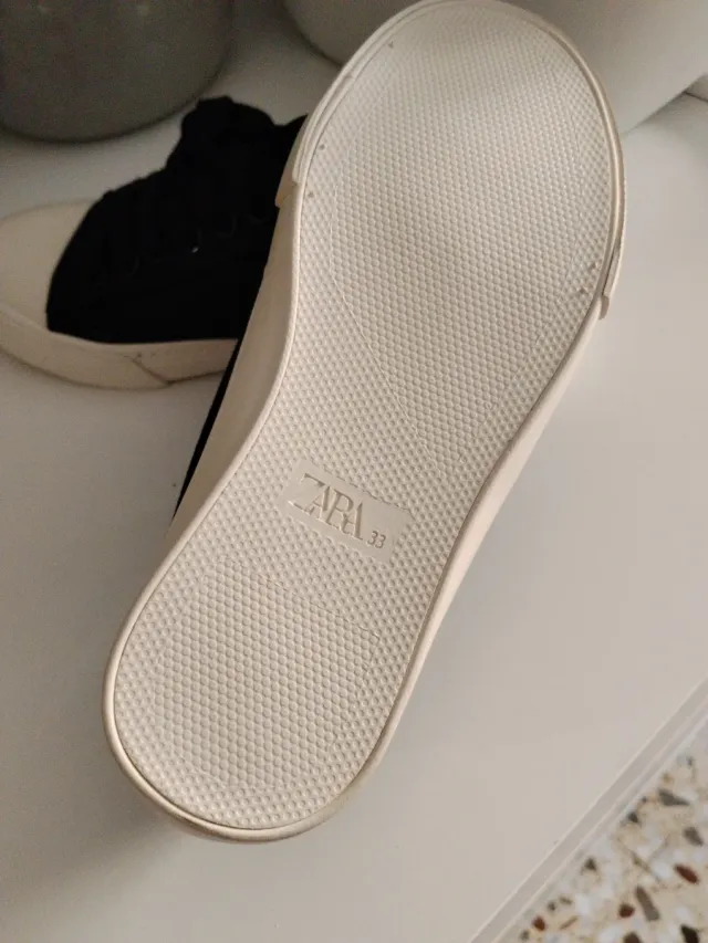 Zapatillas Zara niño talla 33