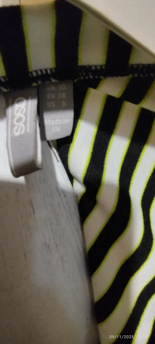 Abito a righe bianco e nero