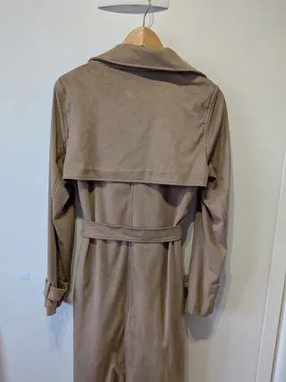 Gabardina larga efecto ante Zara Beige.