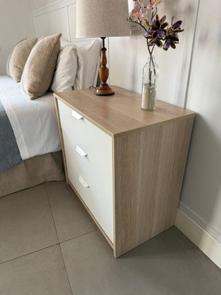 Cómoda mesita de noche Ikea descatalogada 3cajones