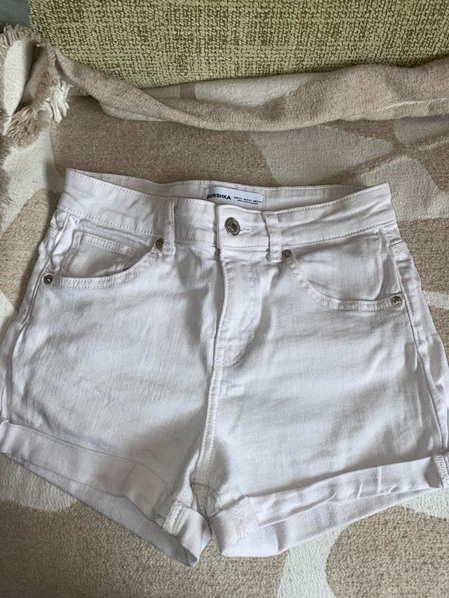 Jeans bianchi Bershka