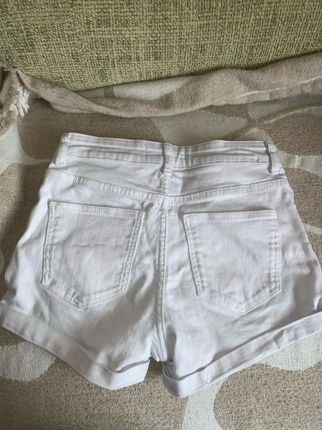 Jeans bianchi Bershka