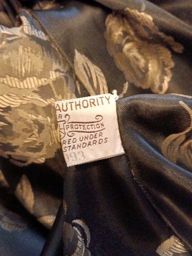 Abrigo de mutón negro de Ful Label Autority.