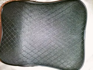 Cojín cervical de tela negro