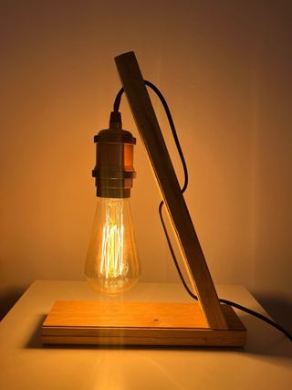 Lámpara de Mesa estilo Industrial-Nórdica