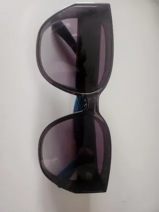 Gafas de sol negras y turq