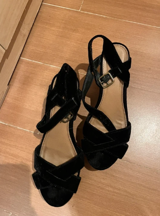 Sandalias tacón corrido terciopelo negras