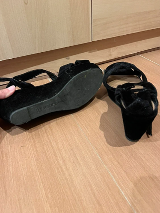 Sandalias tacón corrido terciopelo negras