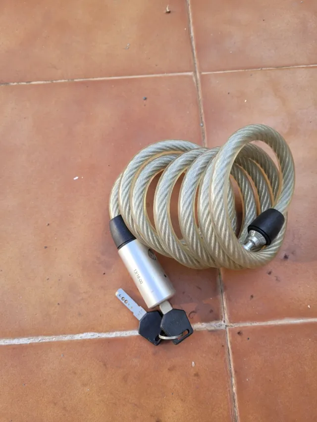 Candado de cable para bicicleta